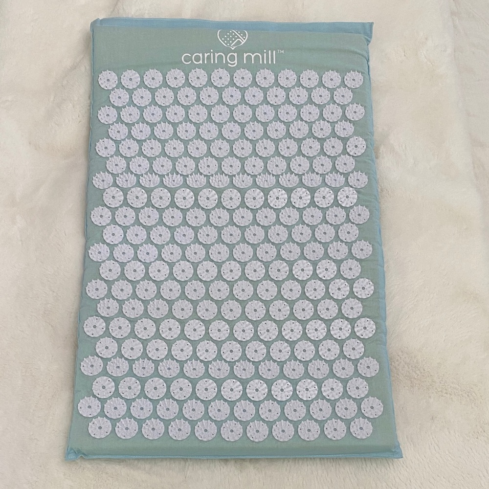 Caring Mill Acupressure Mat - Blue and White